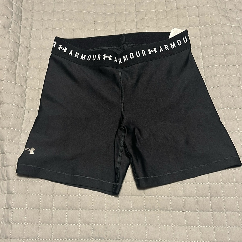 Under Armour biker shorts in size Small